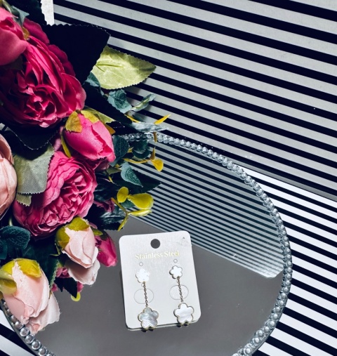 KOLCZYKI WISZĄCE KWIATKI