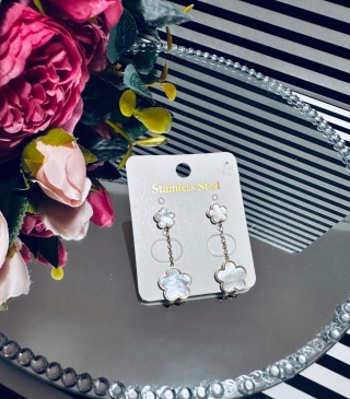 KOLCZYKI WISZĄCE KWIATKI