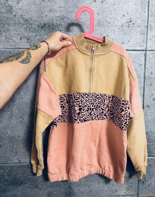 BLUZA Z MOTYWEM PANTERKI TU