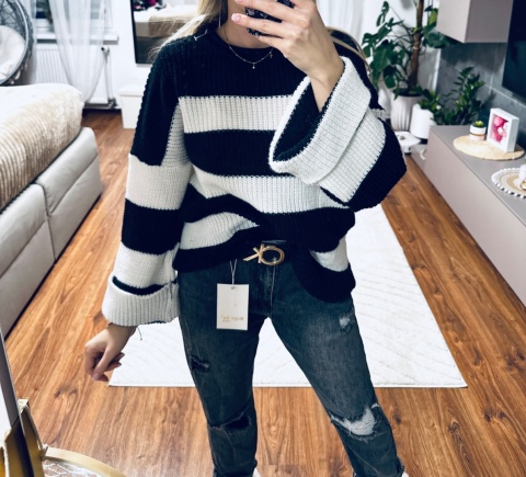 SWETER W PASY CZARNY