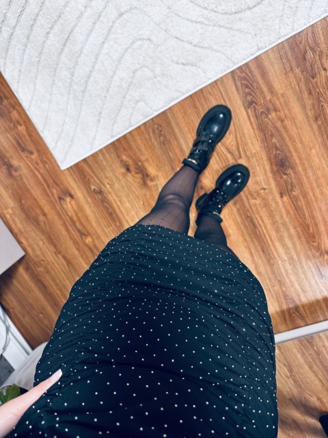 SUKIENKA CZARNA CYRKONIE