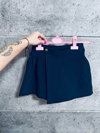 SPÓDNICZKO SPODENKI ZARA 140